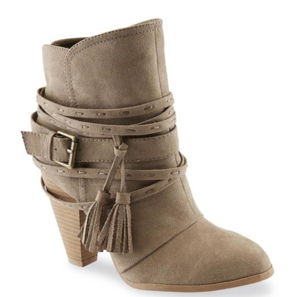 Qupid Taupe Raelynn Tassle Ankle Boots